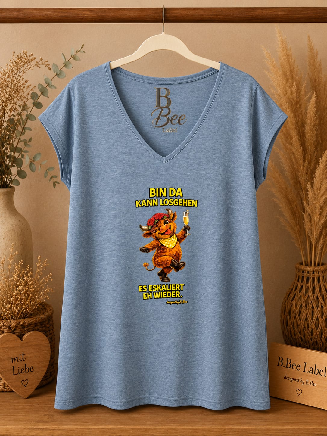 Teah die Kuh – Damen-Shirt „Bin da, kann losgehen. Es eskaliert eh wieder.“