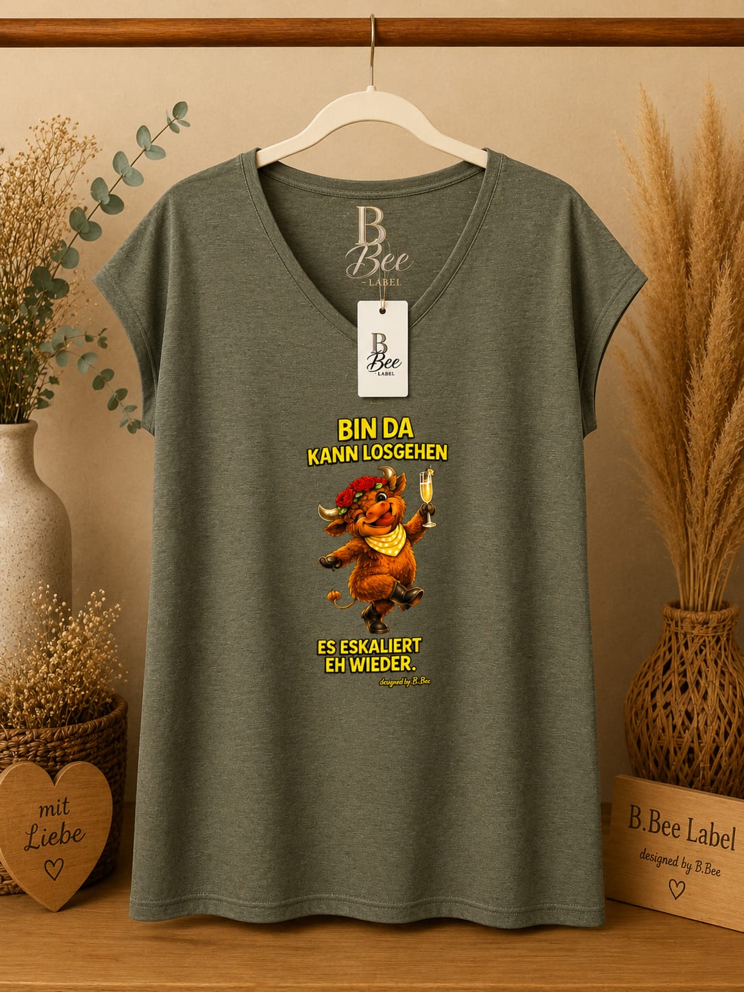 Teah die Kuh – Damen-Shirt „Bin da, kann losgehen. Es eskaliert eh wieder.“